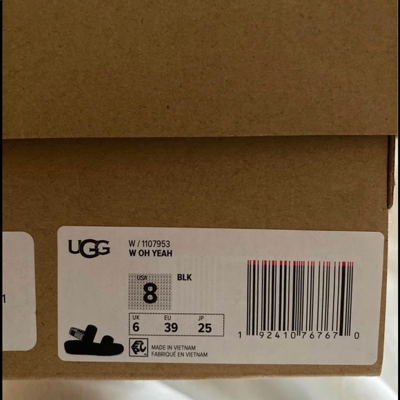 BNIB black Ugg sandals size 8 - Picture 2 of 3